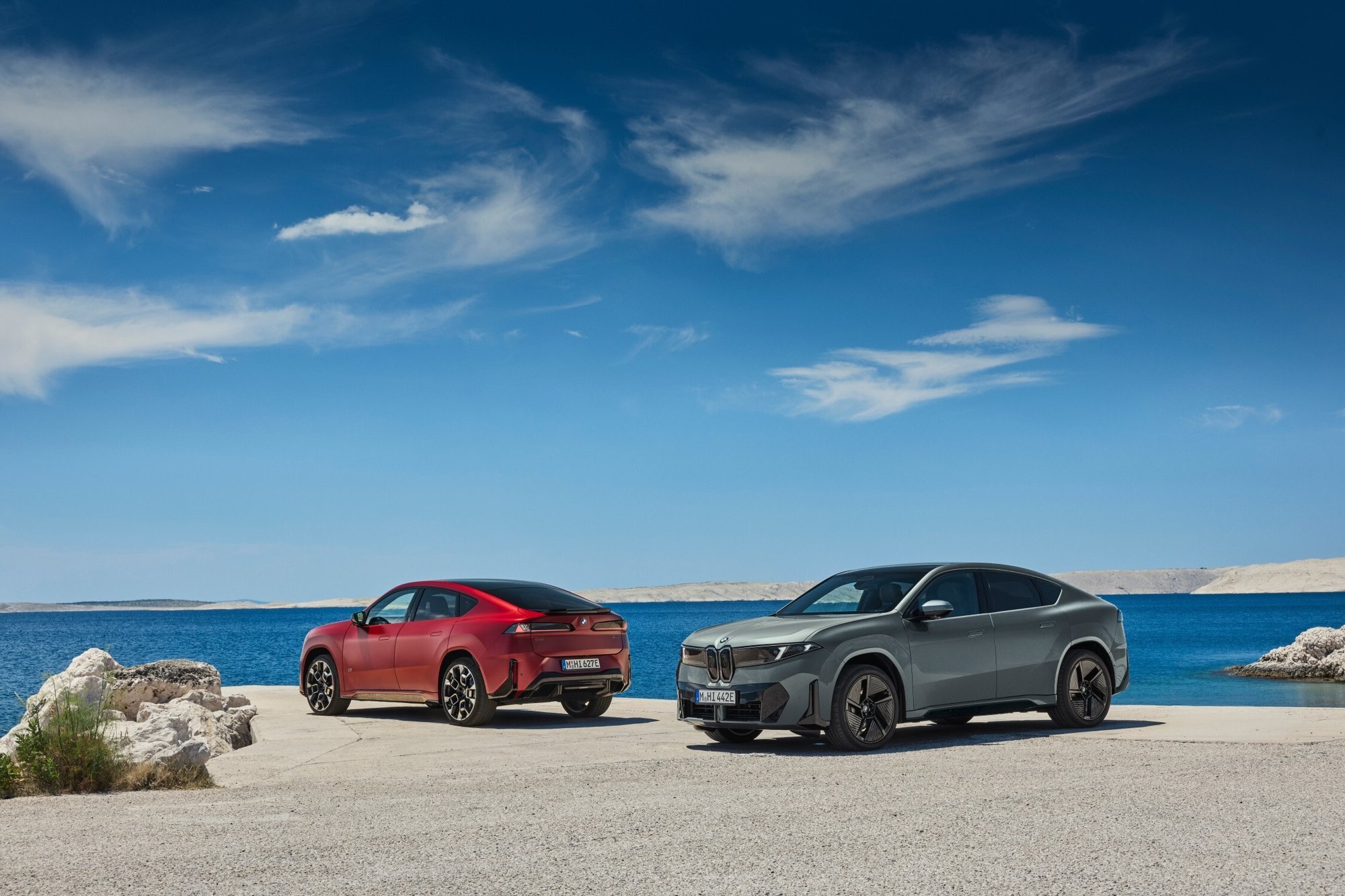 P90659270_lowRes_bmw-ix4-highlight-sh (1)