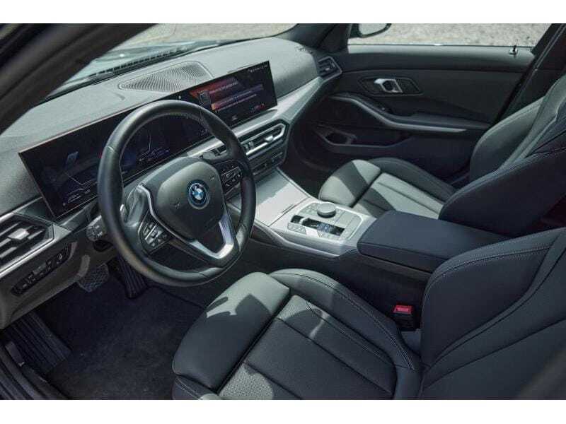 BMW 320e Touring, foto 6 van 20