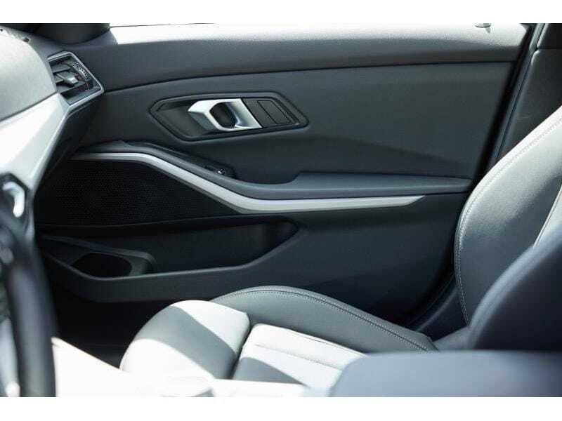 BMW 320e Touring, foto 18 van 20