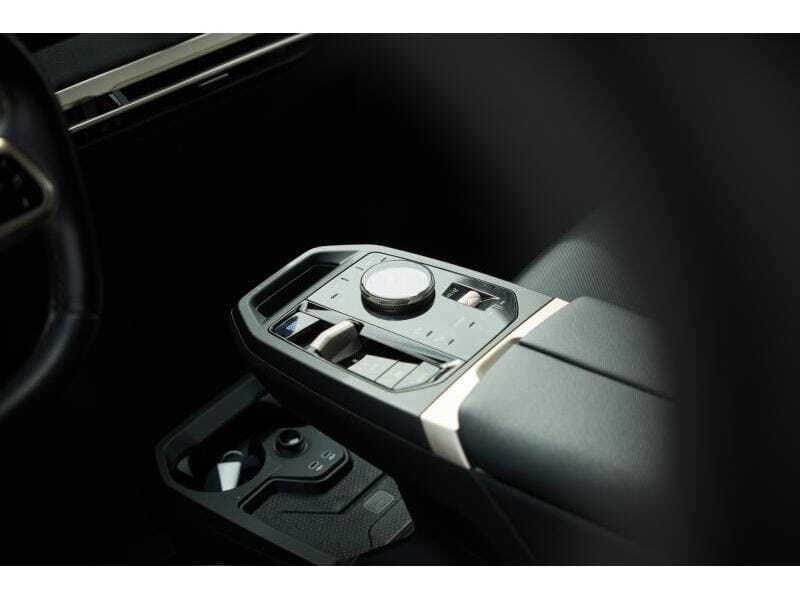 BMW iX xDrive40, foto 16 van 20