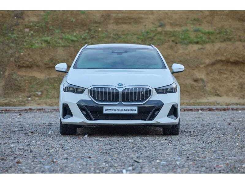 BMW i5 eDrive40 Touring, foto 2 van 20