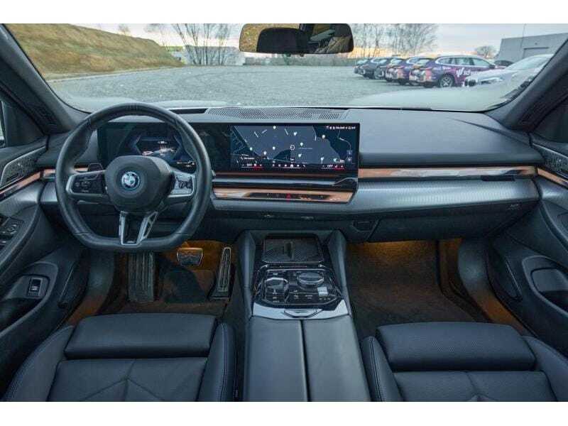 BMW i5 eDrive40 Touring, foto 7 van 20