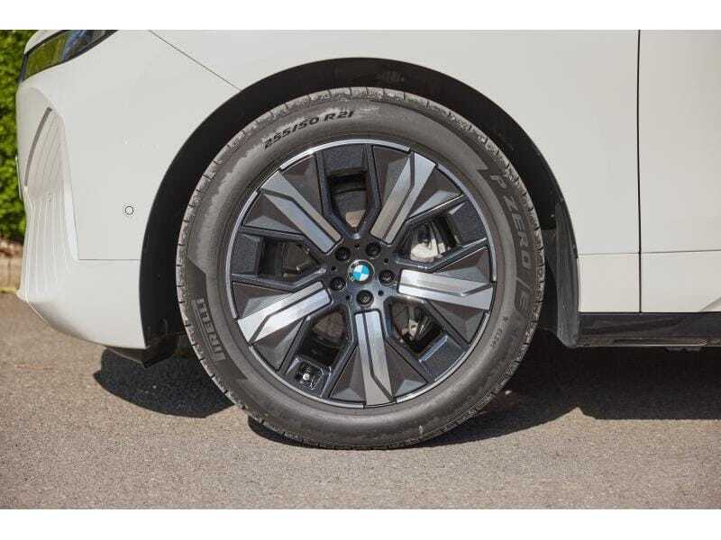 BMW iX xDrive45, foto 8 van 20
