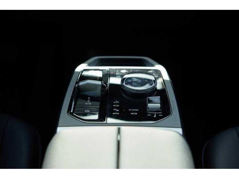 BMW iX xDrive45, foto 14 van 20