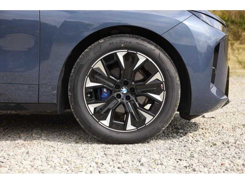 BMW iX xDrive45, foto 8 van 20