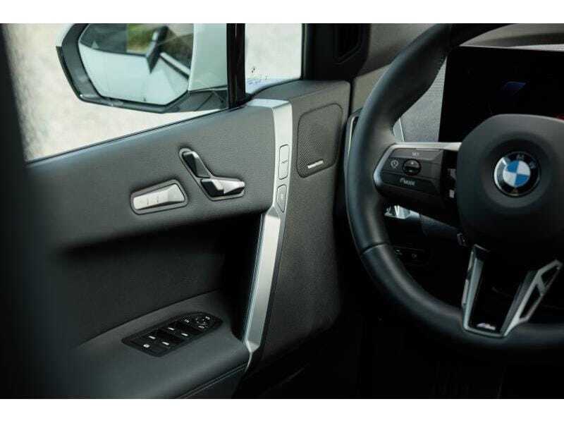 BMW iX xDrive45, foto 18 van 20