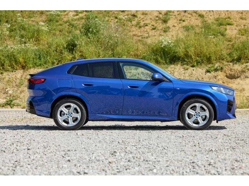 BMW iX2 eDrive20, foto 3 van 20