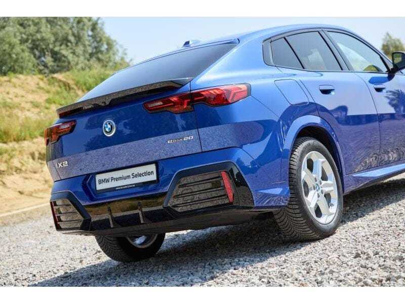 BMW iX2 eDrive20, foto 4 van 20