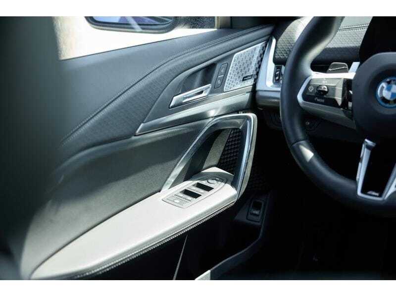 BMW iX2 eDrive20, foto 10 van 20