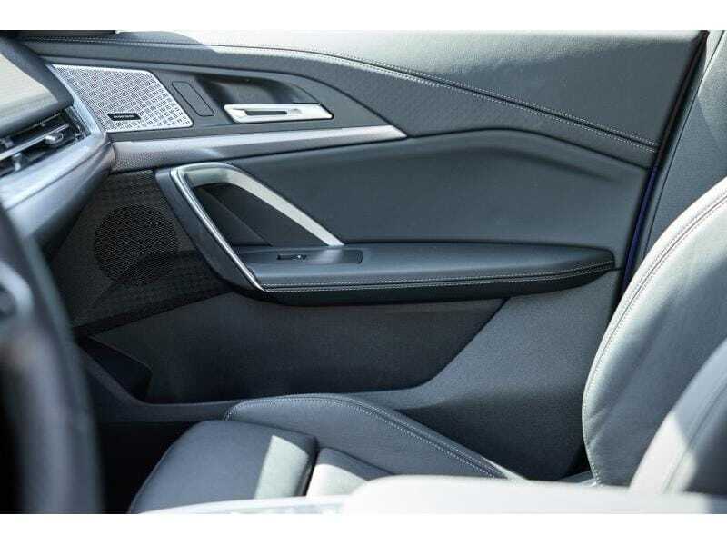 BMW iX2 eDrive20, foto 18 van 20