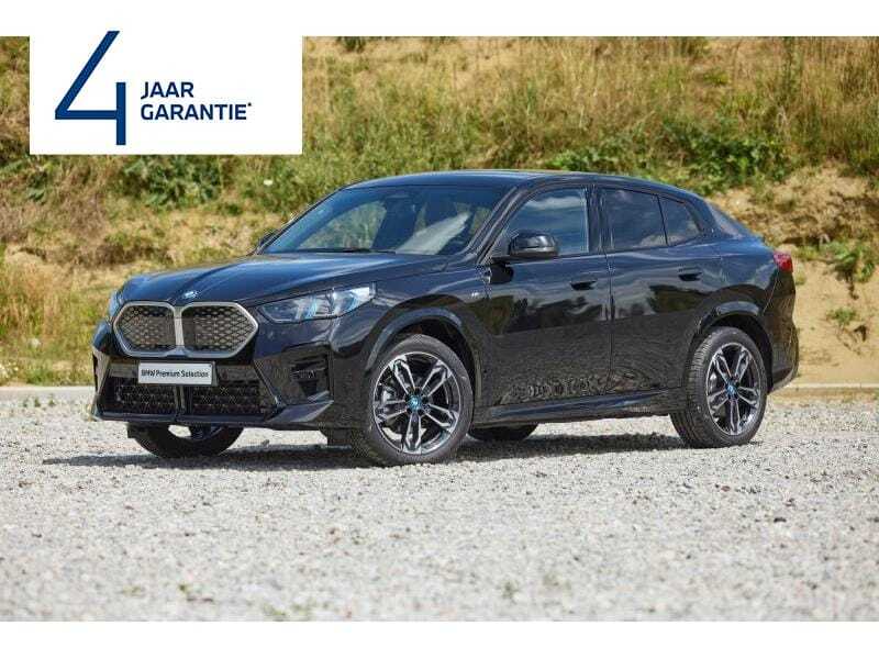 BMW iX2 eDrive20, foto 1 van 20