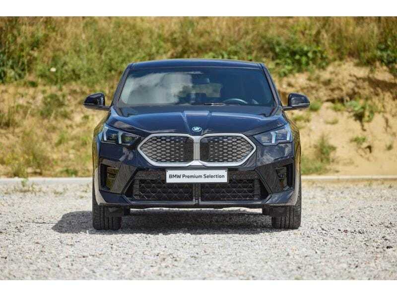 BMW iX2 eDrive20, foto 2 van 20
