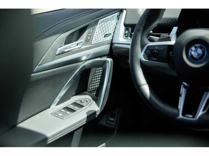 BMW iX2 eDrive20, foto 13 van 20