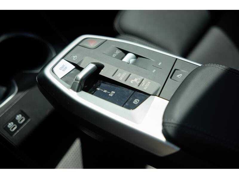 BMW iX2 eDrive20, foto 18 van 20