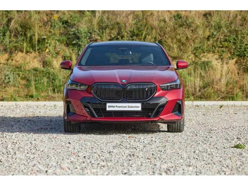 BMW i5 eDrive40 Touring, foto 2 van 20