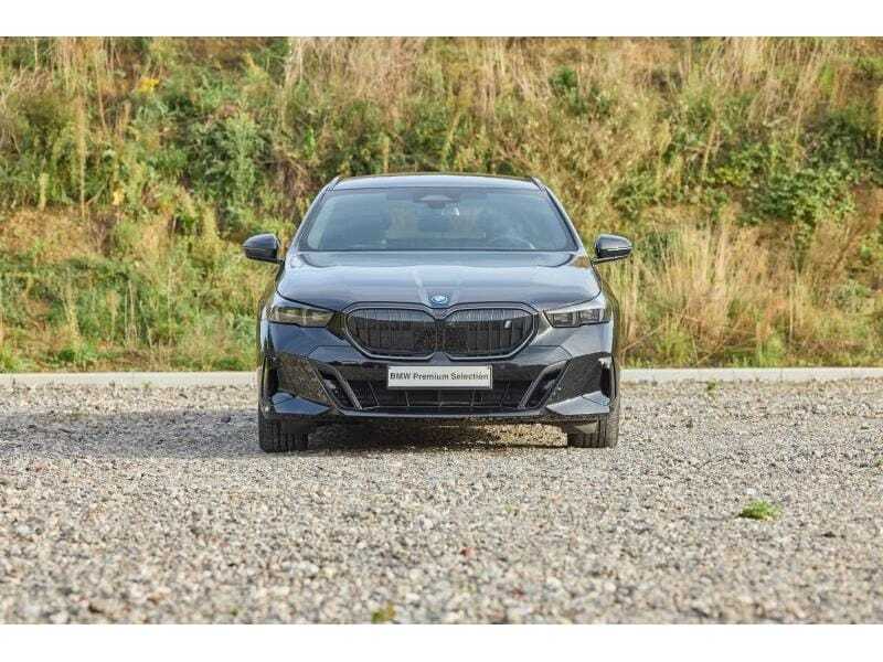 BMW i5 eDrive40 Touring, foto 2 van 20